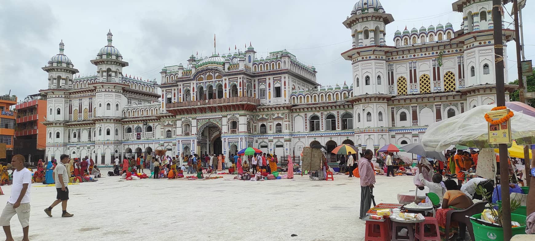 जानकी मन्दिर खुद्रा तथा साना व्यापारीको कब्जामा