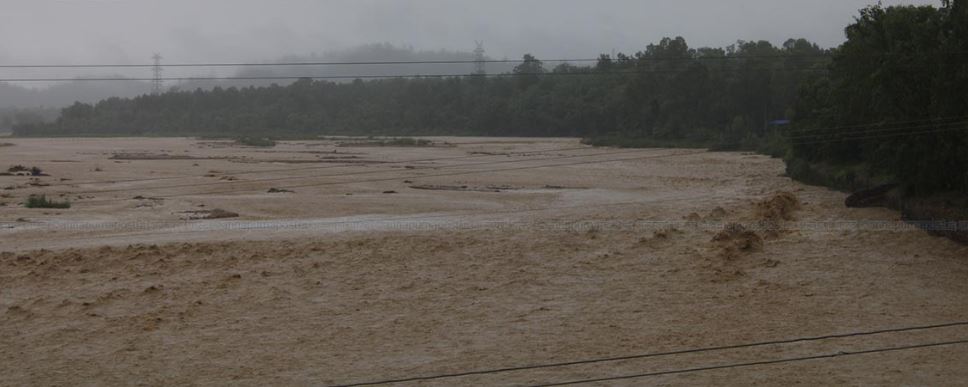 म्याग्दी नदीले बगाएर एक जना बेपत्ता