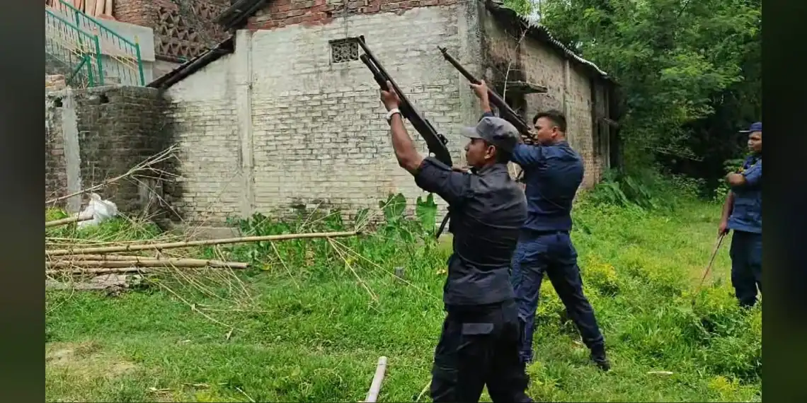 बलान बिहुलमा प्रहरी र स्थानीयबीच झडप, प्रहरीद्धारा ३ राउण्ड हवाई फायर