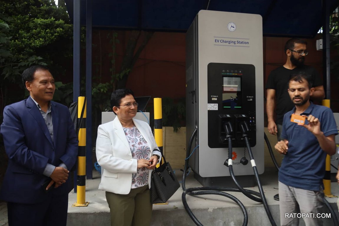 नेपालमै पहिलो पटक सरकारी तहबाट चार्जिङ स्टेसन सञ्चालन,[ हेर्नुहोस् तस्बिरमा ]