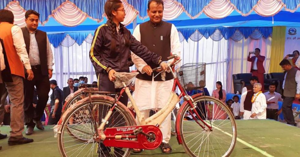 बेटी पढाऊ बेटी बचाऊकै साइकलमा भ्रस्टाचार : भ्रस्टाचार कसरी गर्ने मधेश प्रदेशका जनप्रतिनिधिहरु सँग सिक्ने ?