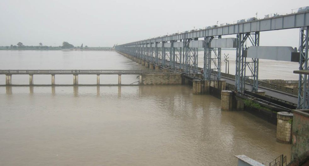 सप्तकोसीमा पानीको बहाव बढ्यो, कोसी ब्यारेजमा खतरा