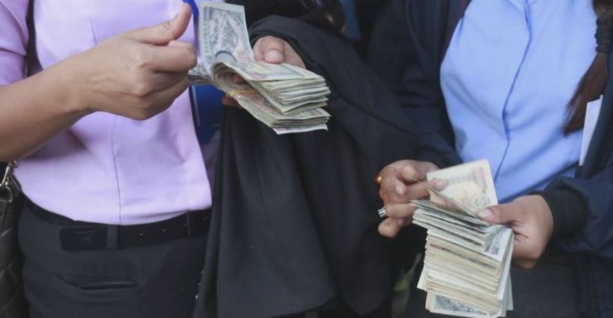 झनै कमजोर बन्यो नेपाली रुपैयाँ, डलरको मूल्य १३० रुपैयाँ नजिक