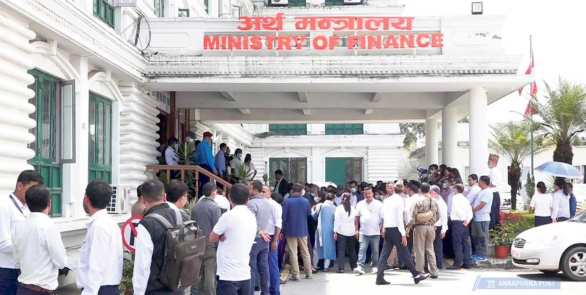 नासुको आन्दोलन किन ?