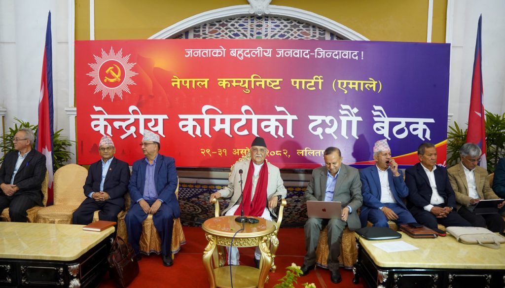 चुनावमा नजाने ओलीको घोषणा