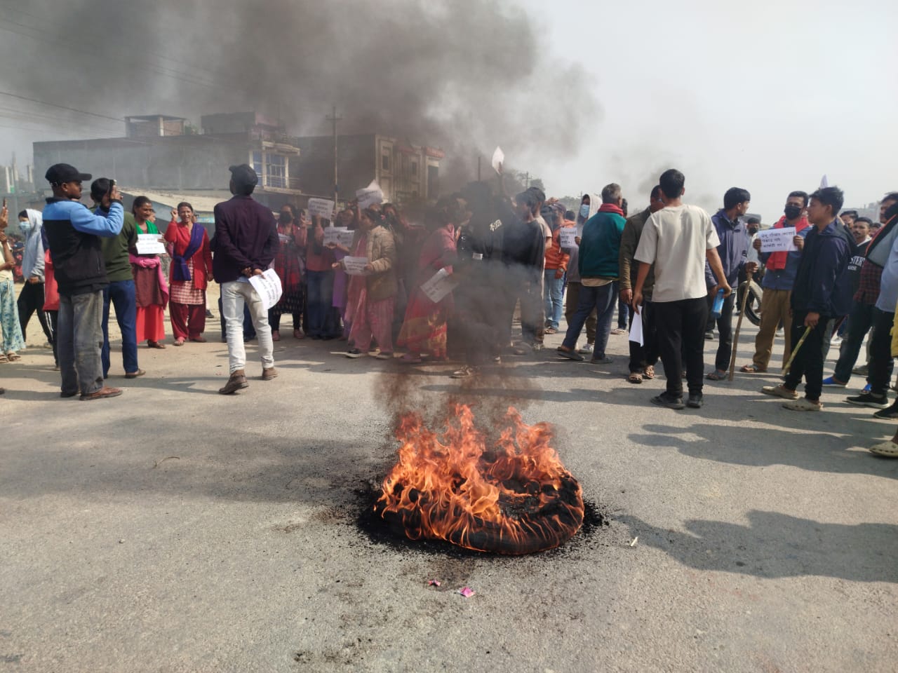 लहान अस्पतालबाट किशोरीको शव हराएपछि गोलबजारमा आज पनि प्रदर्शन